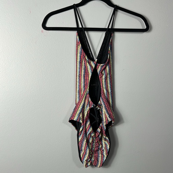 Capitanna V-Neck Crochet One Piece Swimsuit Open Back Ruched Bottom size small - Picture 4 of 13